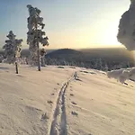 Raekkipirtti Chalet Luosto