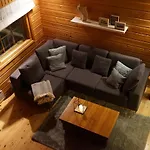 Raekkipirtti Chalet Luosto